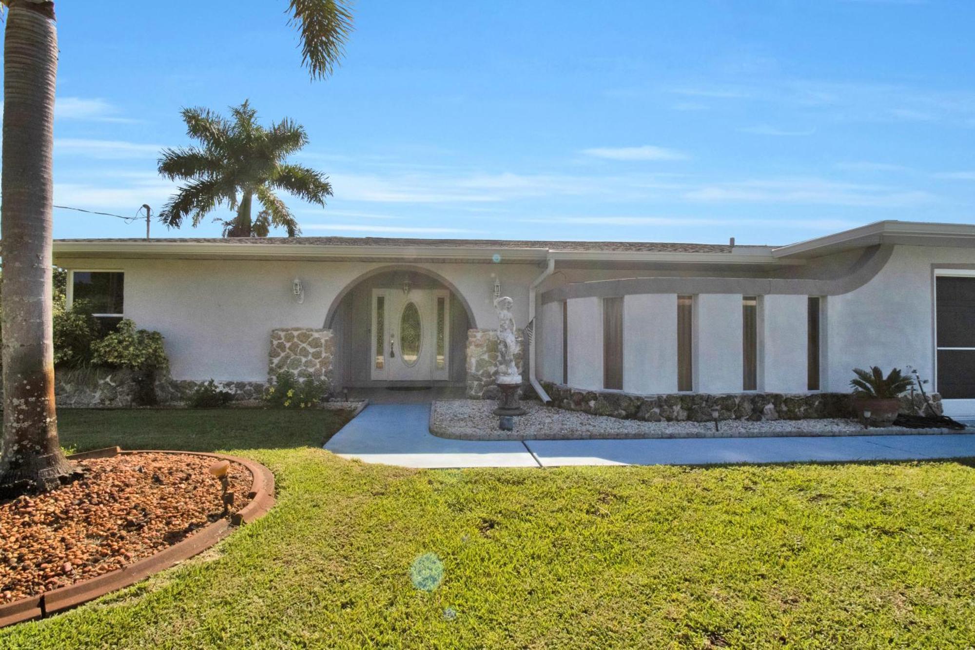 Pet Friendly Canal Front 3-Bedroom Grand Villa With Pool, Linai And Dock Port Charlotte Exterior foto