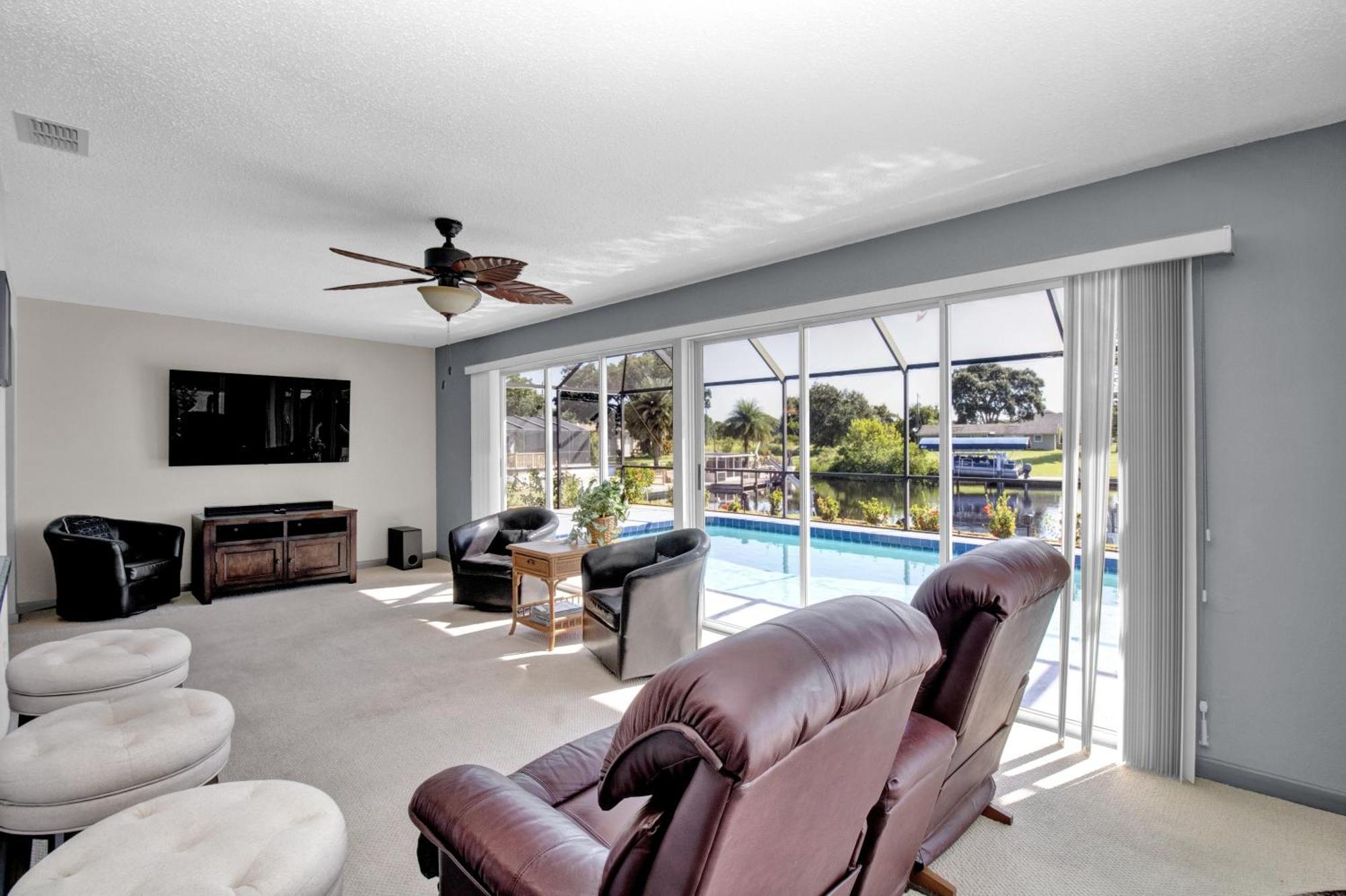 Pet Friendly Canal Front 3-Bedroom Grand Villa With Pool, Linai And Dock Port Charlotte Exterior foto